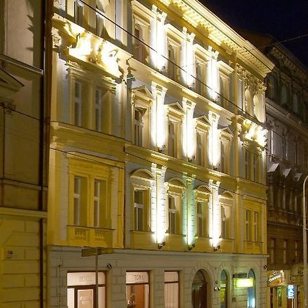 Hotel Patio Прага Екстер'єр фото