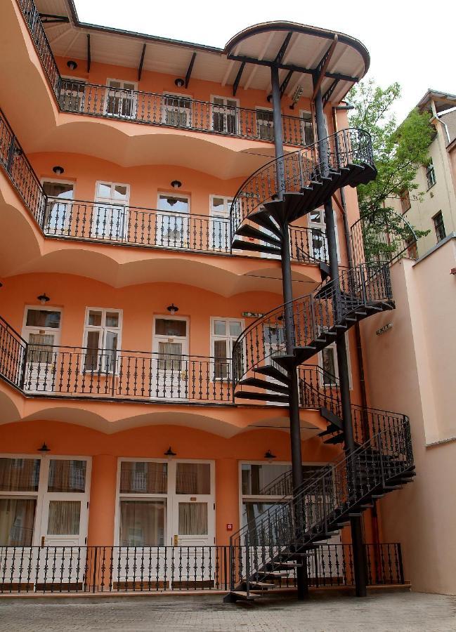 Hotel Patio Прага Екстер'єр фото