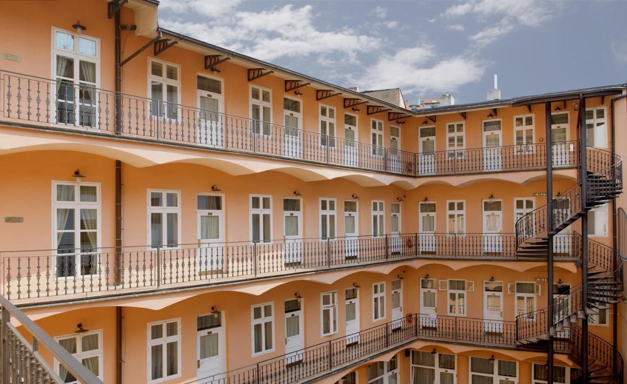 Hotel Patio Прага Екстер'єр фото